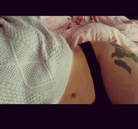 Megan Carys Gomer naked onlyfans pics