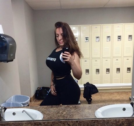 Sydney Martichuski onlyfans lean