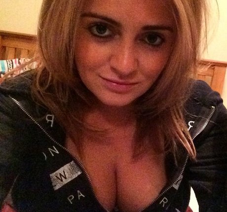 Kirsty Eccleston onlyfans porn