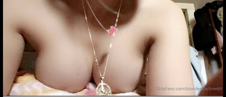 blondeebarbiee69 onlyfans naked