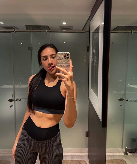 Anya Geraldine onlyfans leakes