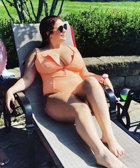 Katie LaRowe sexy onlyfans