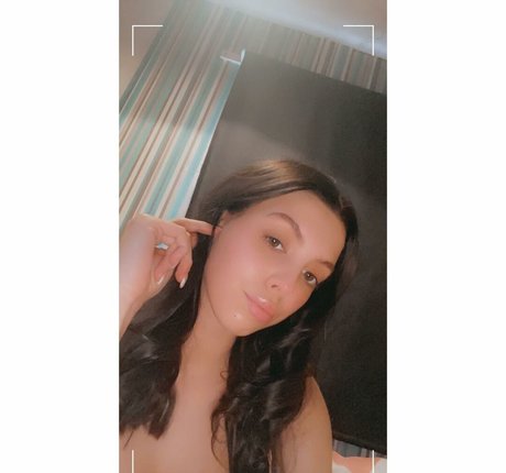 Chelsea Rowlinson only fans review