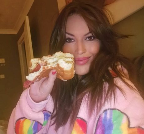 Vicki Walker nude only fans