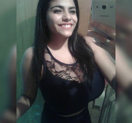 Marlii Rodriguez onlyfans tits