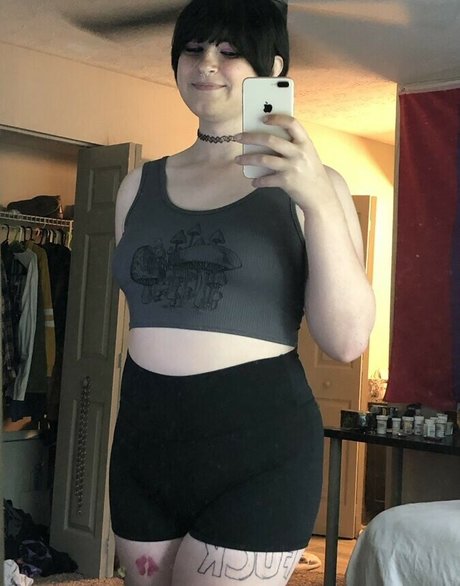 Scarlet Skeie onlyfans naked pics