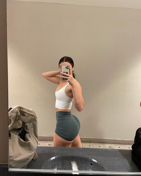 Courtney Dow onlyfans naked pics