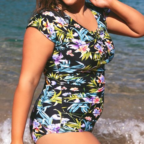 Yasmine MInovski onlyfans nude pictures