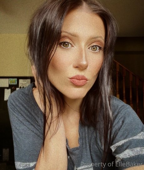 Elle Baker onlyfans lean