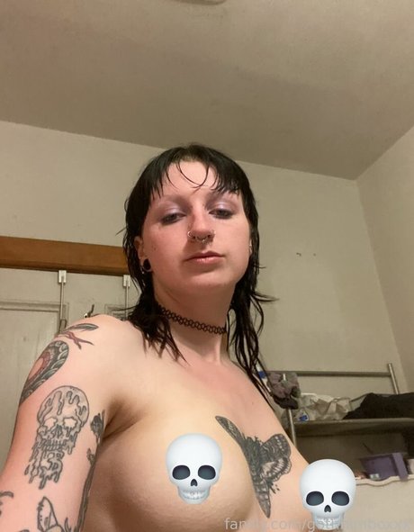 gothbimboxxx onlyfans pic
