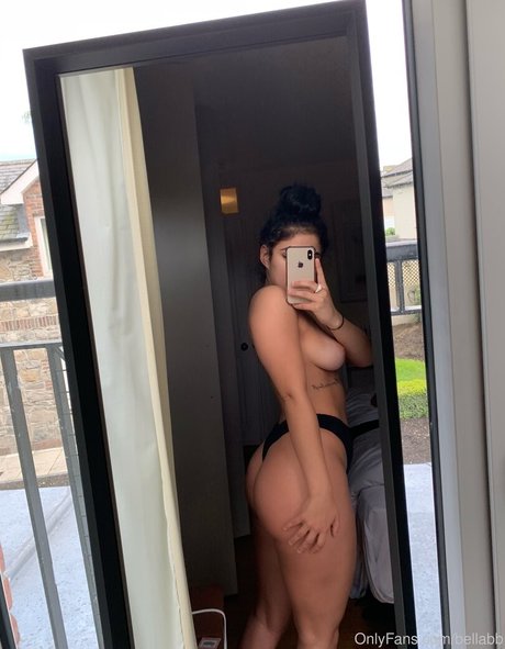Bella Lagares onlyfans pics leaked