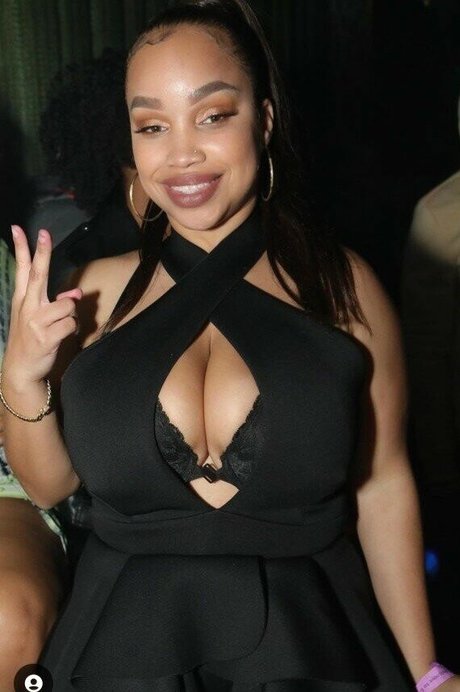 Sheera The Model leaked nudes onlyfans