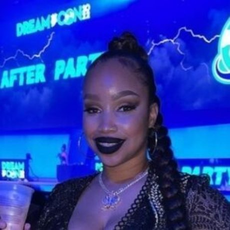 Sheera The Model onlyfans leak naked