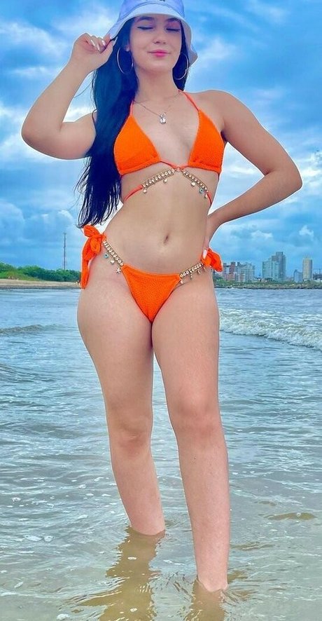 Mari Robattini onlyfans leaks.