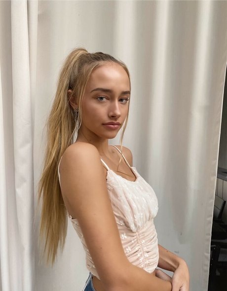 Mia Mastrov onlyfans leakes