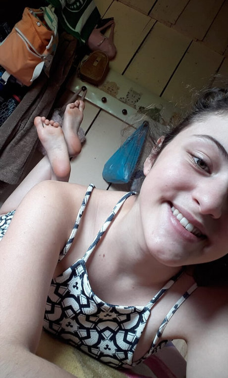 Pezinhos Da Jhenny nude leak onlyfans