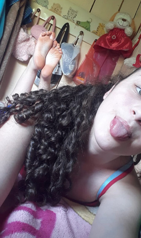 Pezinhos Da Jhenny onlyfans leajs