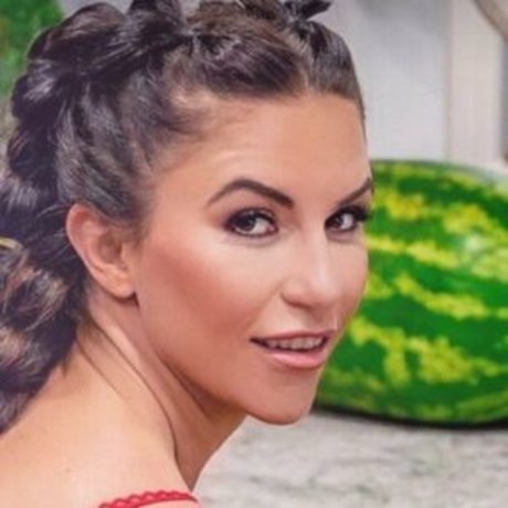 Robbie Welsh Hanna topless onlyfans