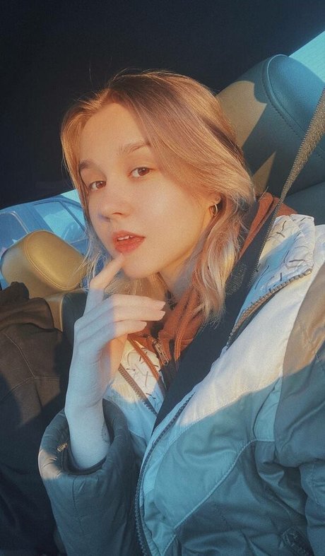 DollHole GrabFuck onlyfans naked