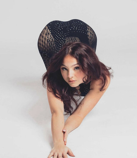 heluvspetiteb ass onlyfans