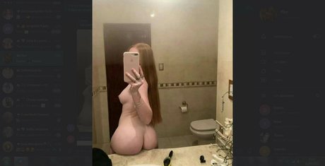 Flor Lisomini feet onlyfans