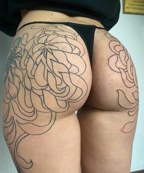 lilith sg onlyfans naked