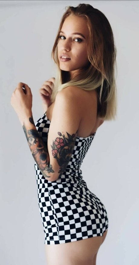 AliceTheFreak free onlyfans