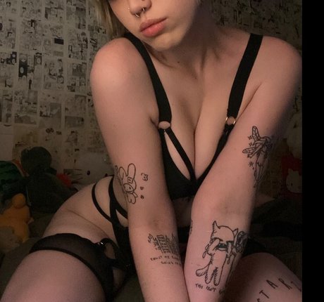 Spitbaby onlyfans posts