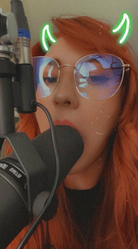 Olivia Fox onlyfans model images