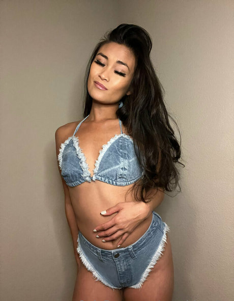 sunshinesinababy onlyfans model images