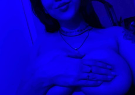 Itsalesa onlyfans model