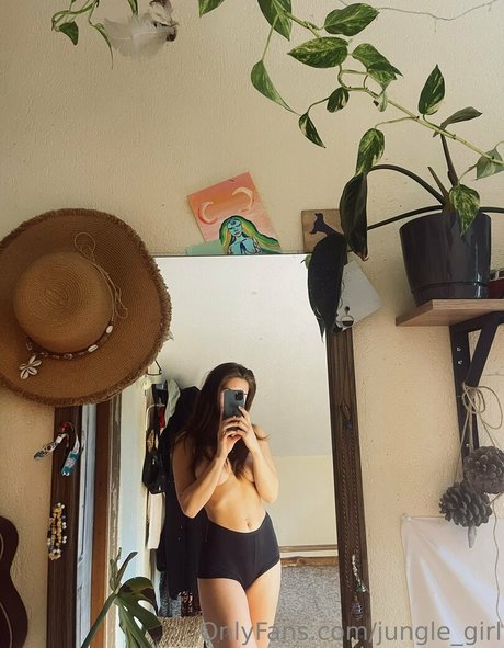 Jungle Girl onlyfans model