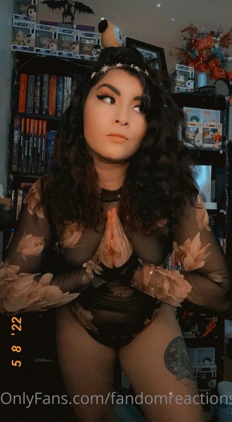 FandomReactions nude leak onlyfans