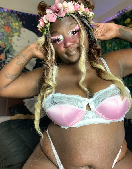 girlyvixxxen onlyfans nude leaks