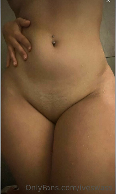 ivyroz onlyfans strip