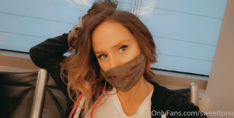 Sweettonii onlyfans mega