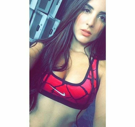 Estefania Sierra onlyfans leak naked