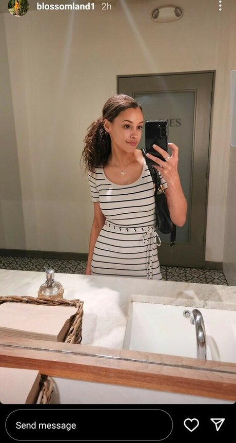 Daisey Wilks Blossoms leaked onlyfans pictures