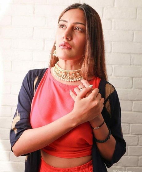Surbhi Chandna onlyfans full
