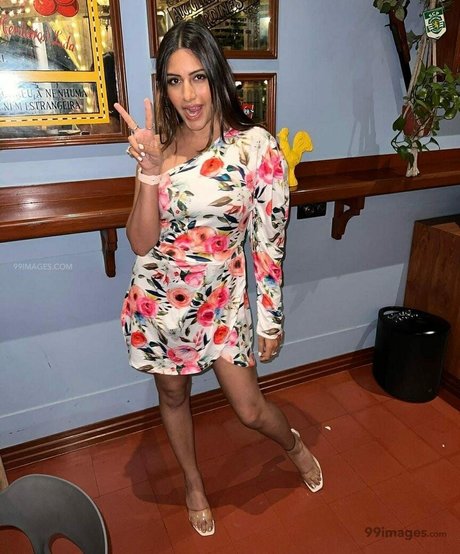 Surbhi Chandna Profile pic