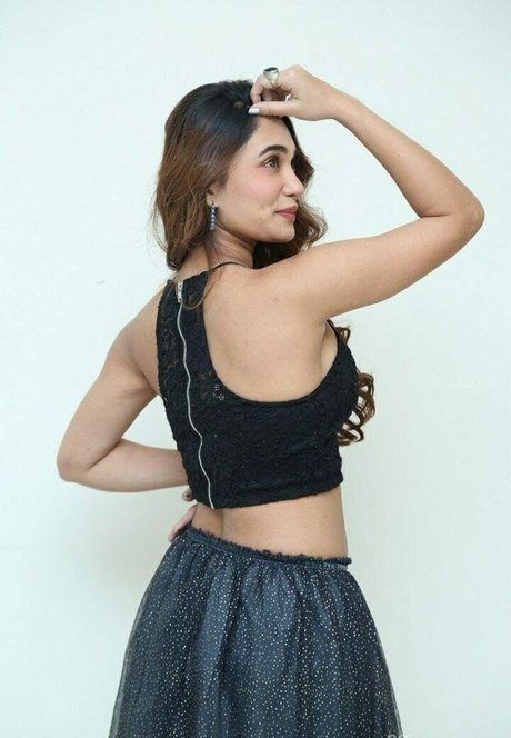 Jenifer Emmanuel onlyfans leaked tits