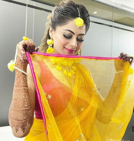 Suhaani Laskar onlyfans ass