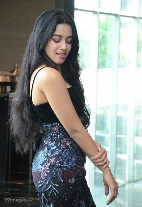 Mirnalini Ravi nude leaks onlyfans