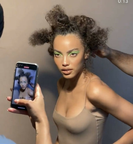 Aliana King onlyfans pics