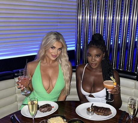 Liberty Poole tits onlyfans