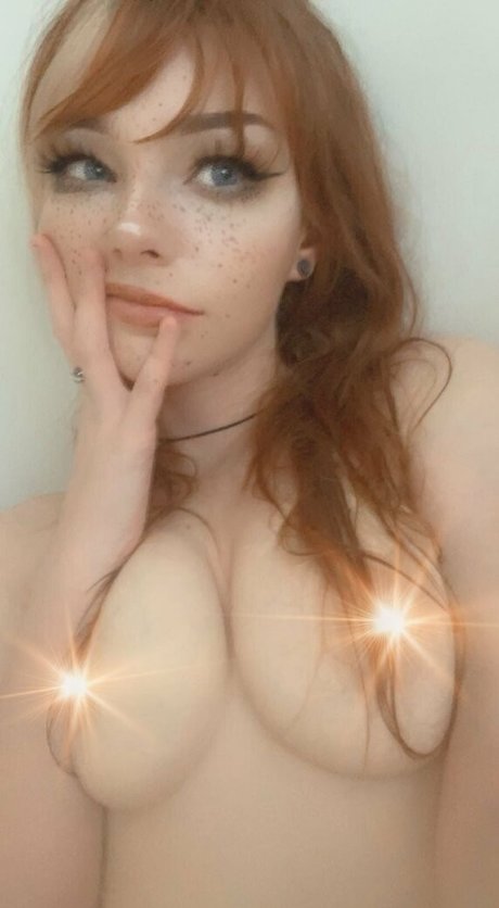 Eevee Nicole Davis naked onlyfans pics