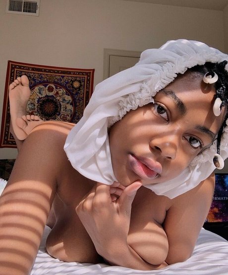 sapiosuccubust only fans pic