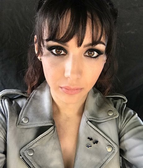 Hannah Marks onlyfans leams