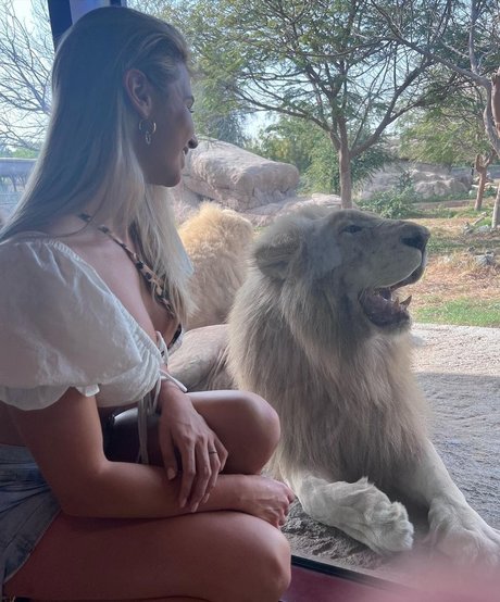 Giorgia Capa onlyfans pictures