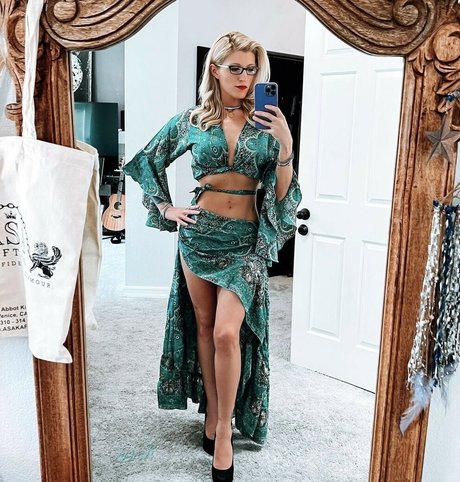 The Submissive Next Door onlyfans leaked